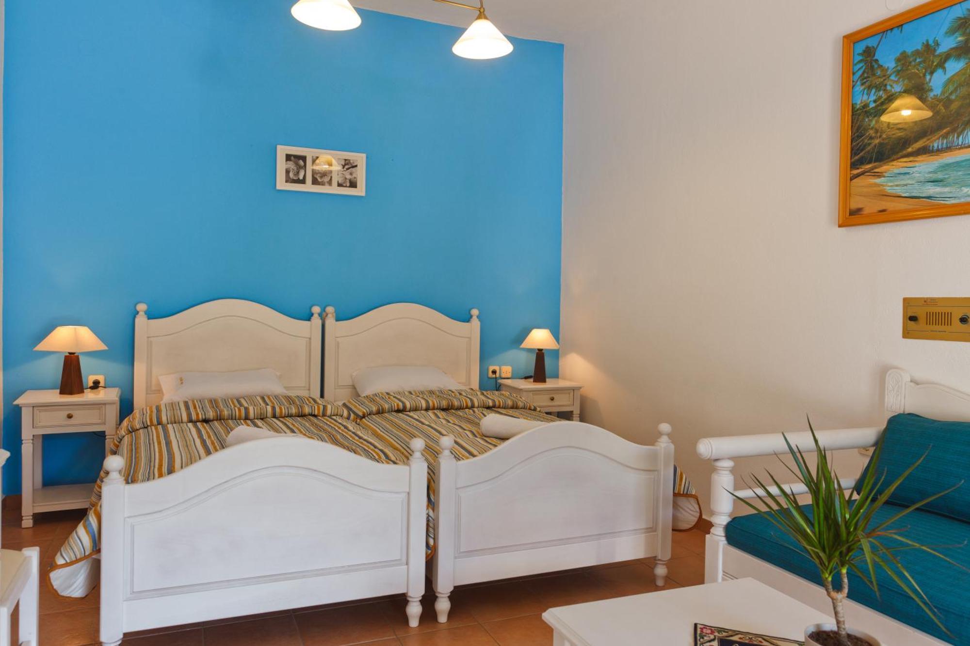 Hovolo Hotel Apartments นิโอไกลมา ภายนอก รูปภาพ